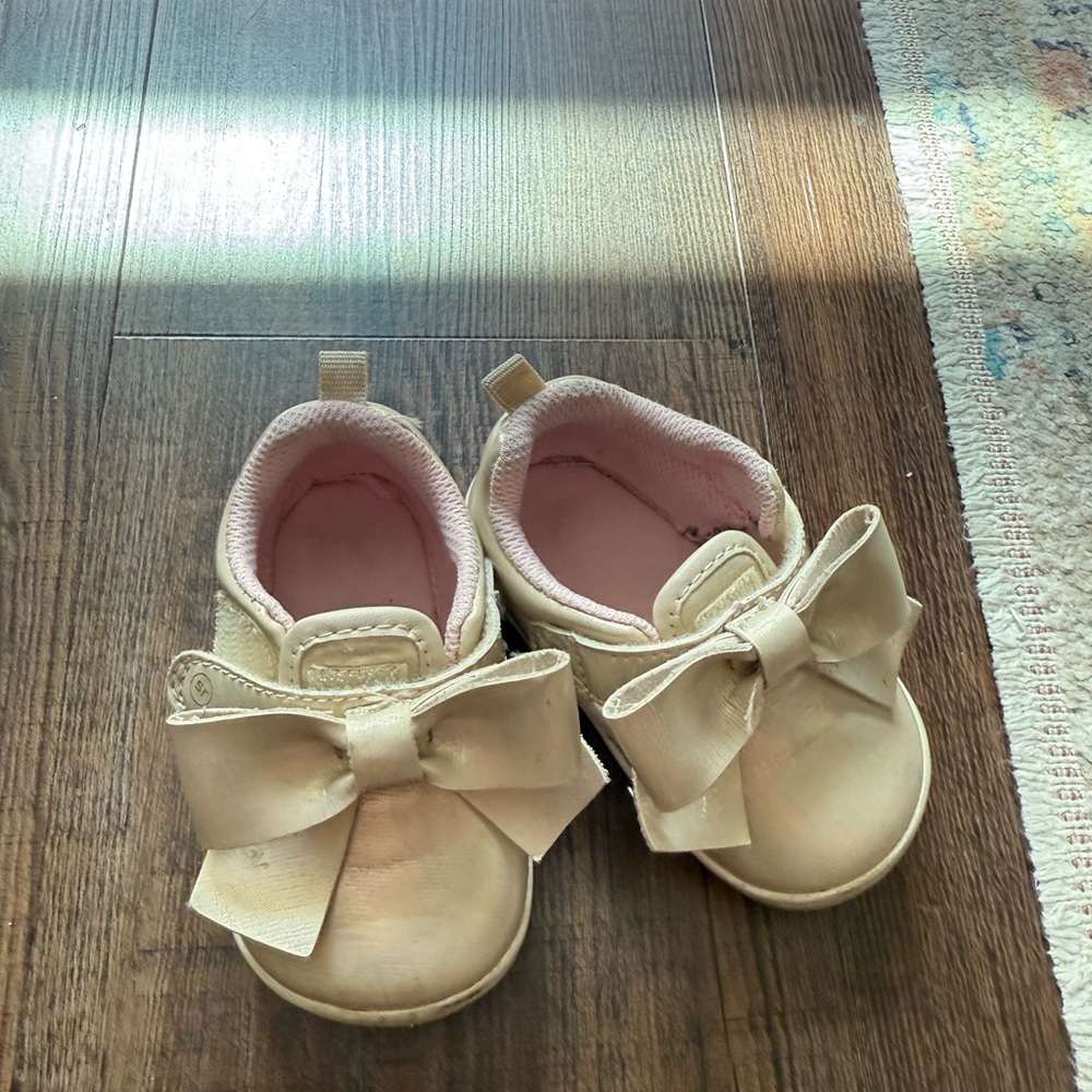Stride Rite Size 4 Girls Shoes